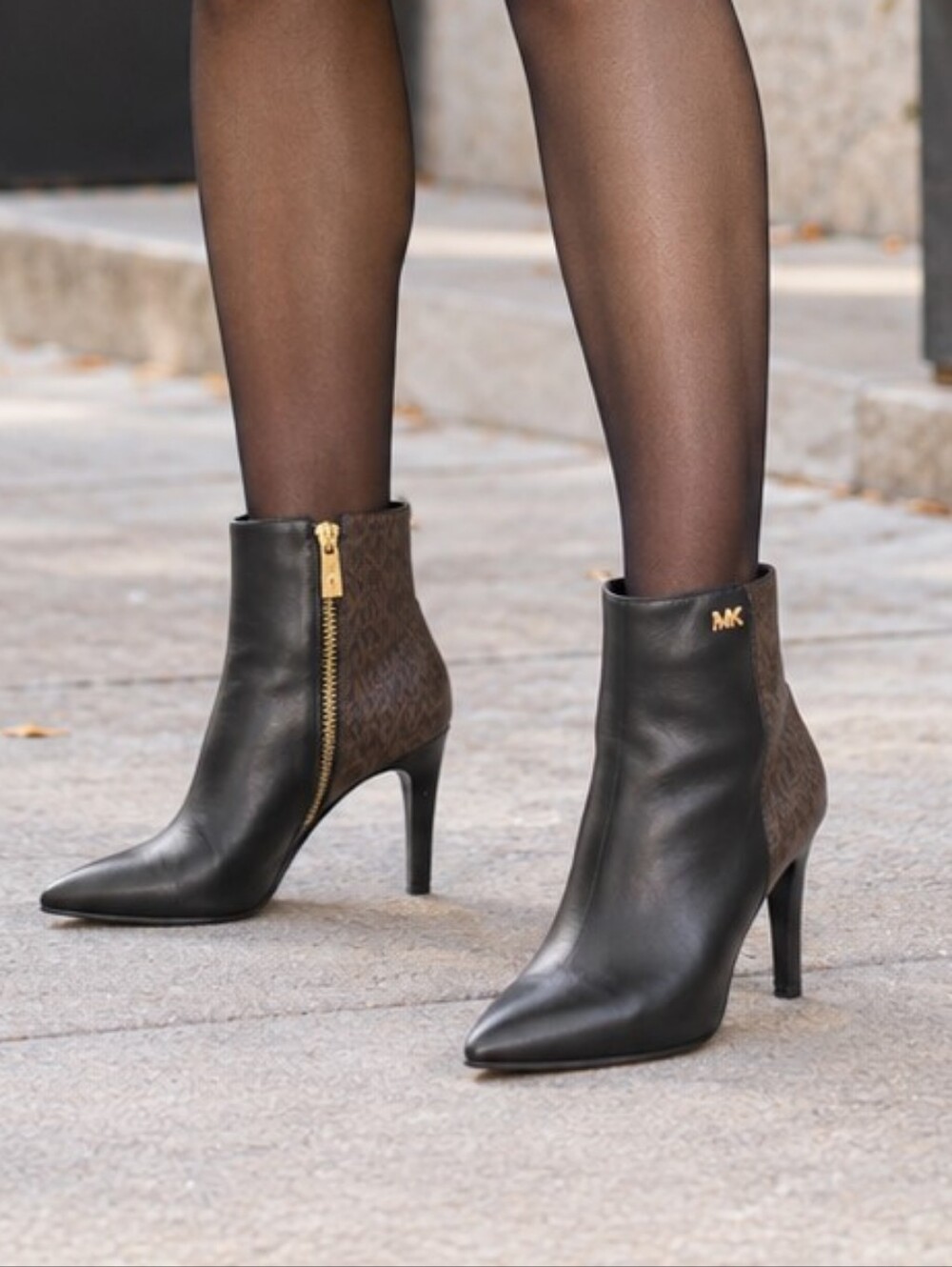 Michael Kors Alina Flex Leather Logo Ankle Boots Black Brown 10M Booties